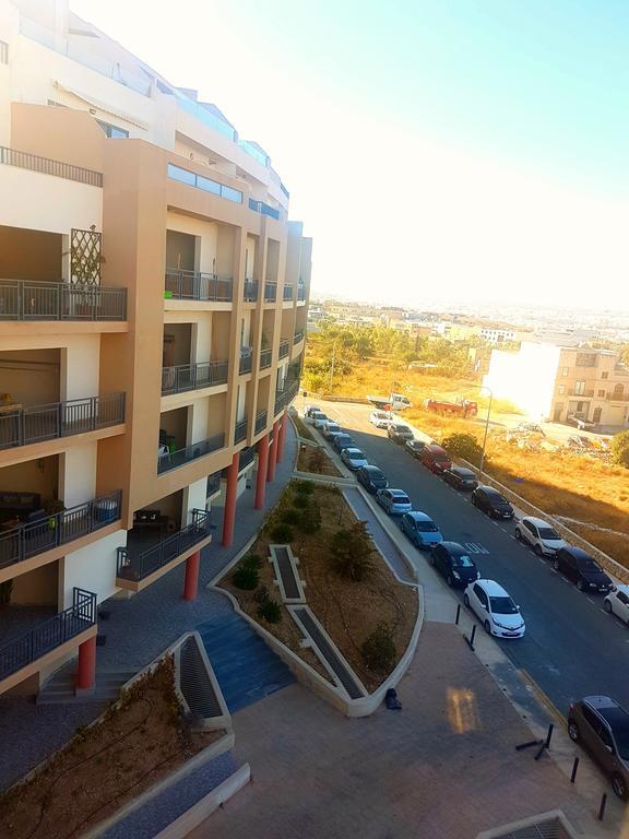 Maisonette Hotel Luqa Buitenkant foto